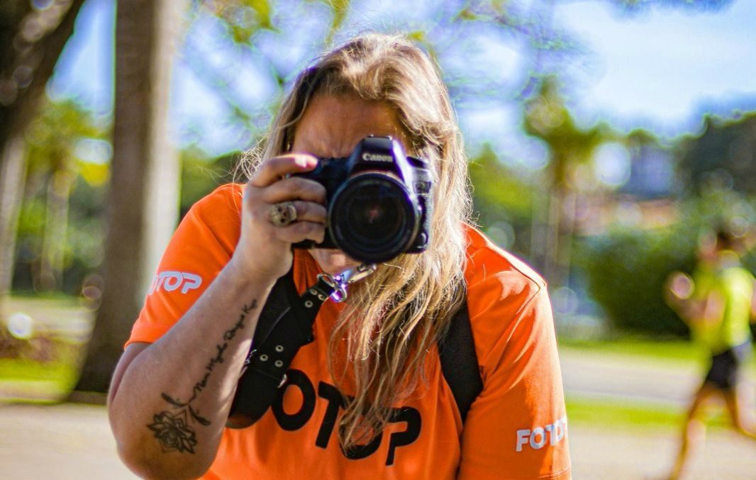 Qué hace el fotógrafo deportivo, cómo empezar y qué necesita dominar en el campo